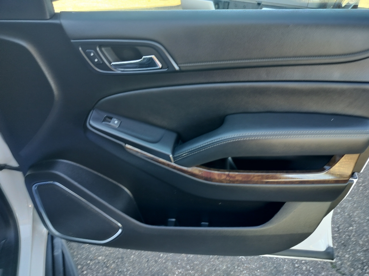 Chevrolet Suburban 4WD 4dr LT 2020