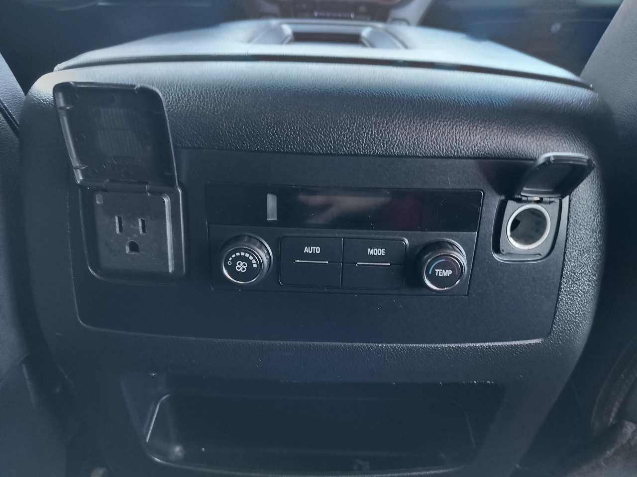 Chevrolet Suburban 4WD 4dr LT 2020