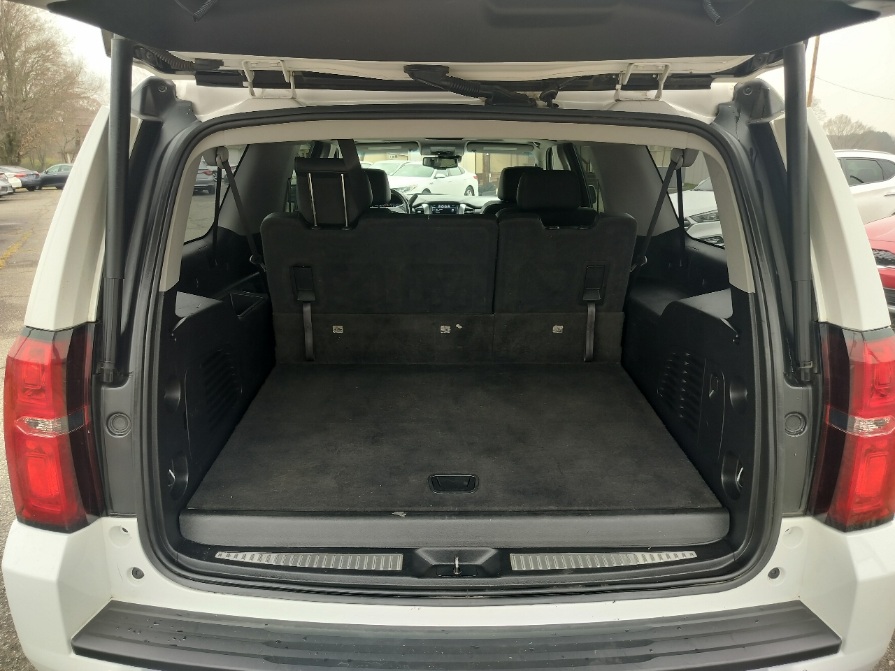 Chevrolet Suburban 4WD 4dr LT 2020