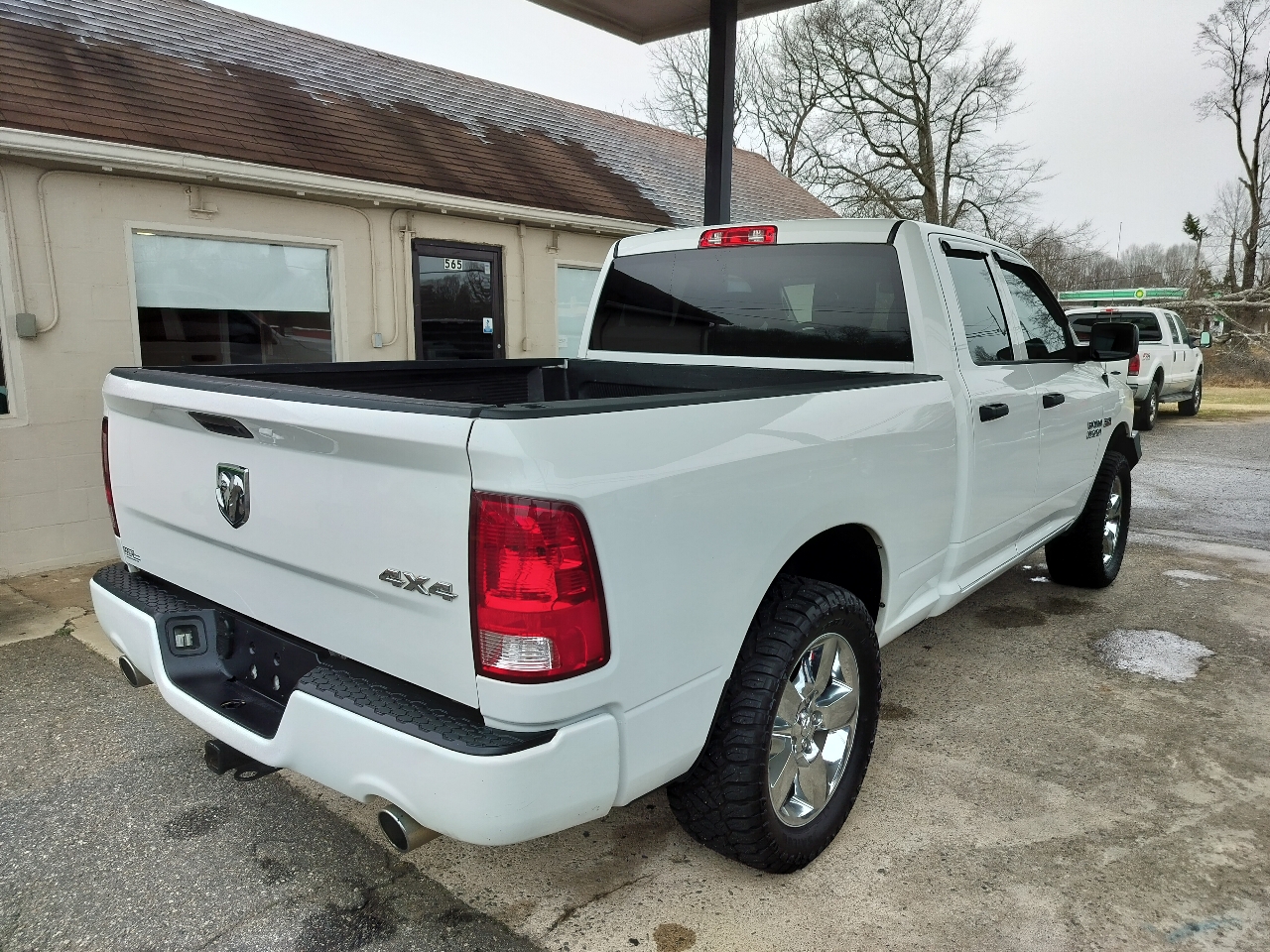 RAM 1500 Tradesman 4x4 Quad Cab 6'4" Box 2018