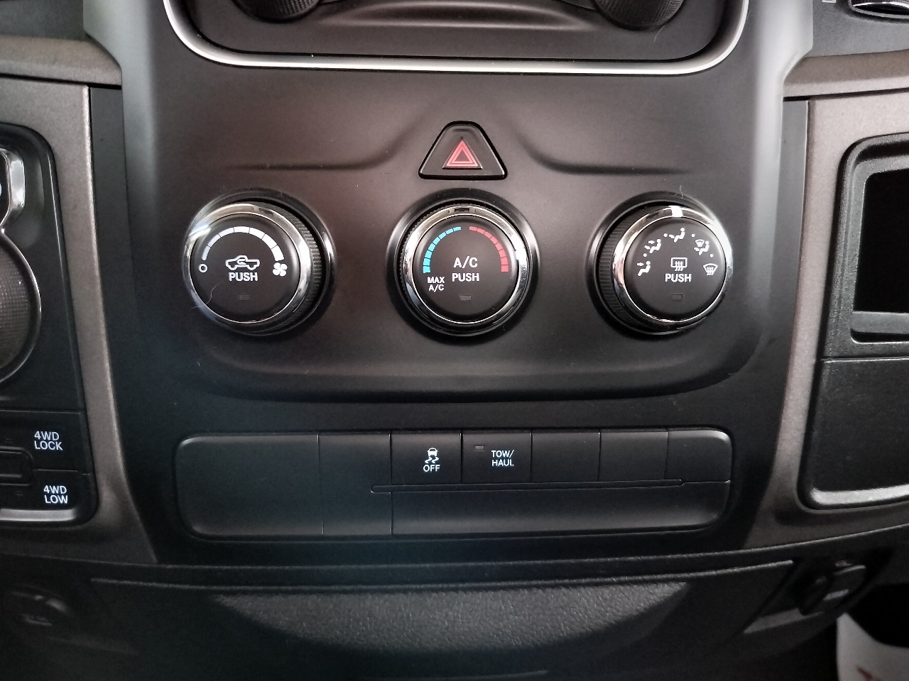 RAM 1500 Tradesman 4x4 Quad Cab 6'4" Box 2018