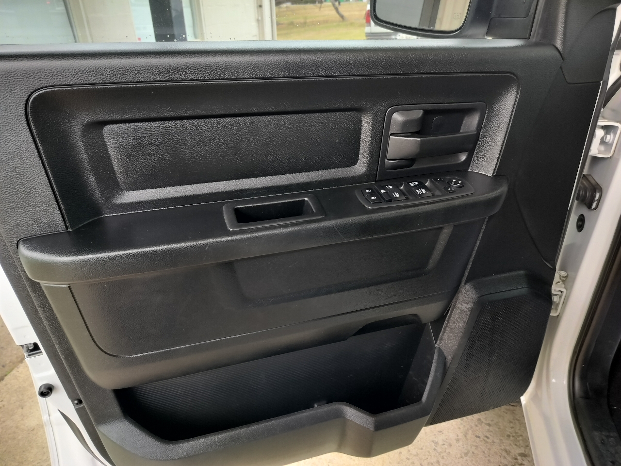 RAM 1500 Tradesman 4x4 Quad Cab 6'4" Box 2018