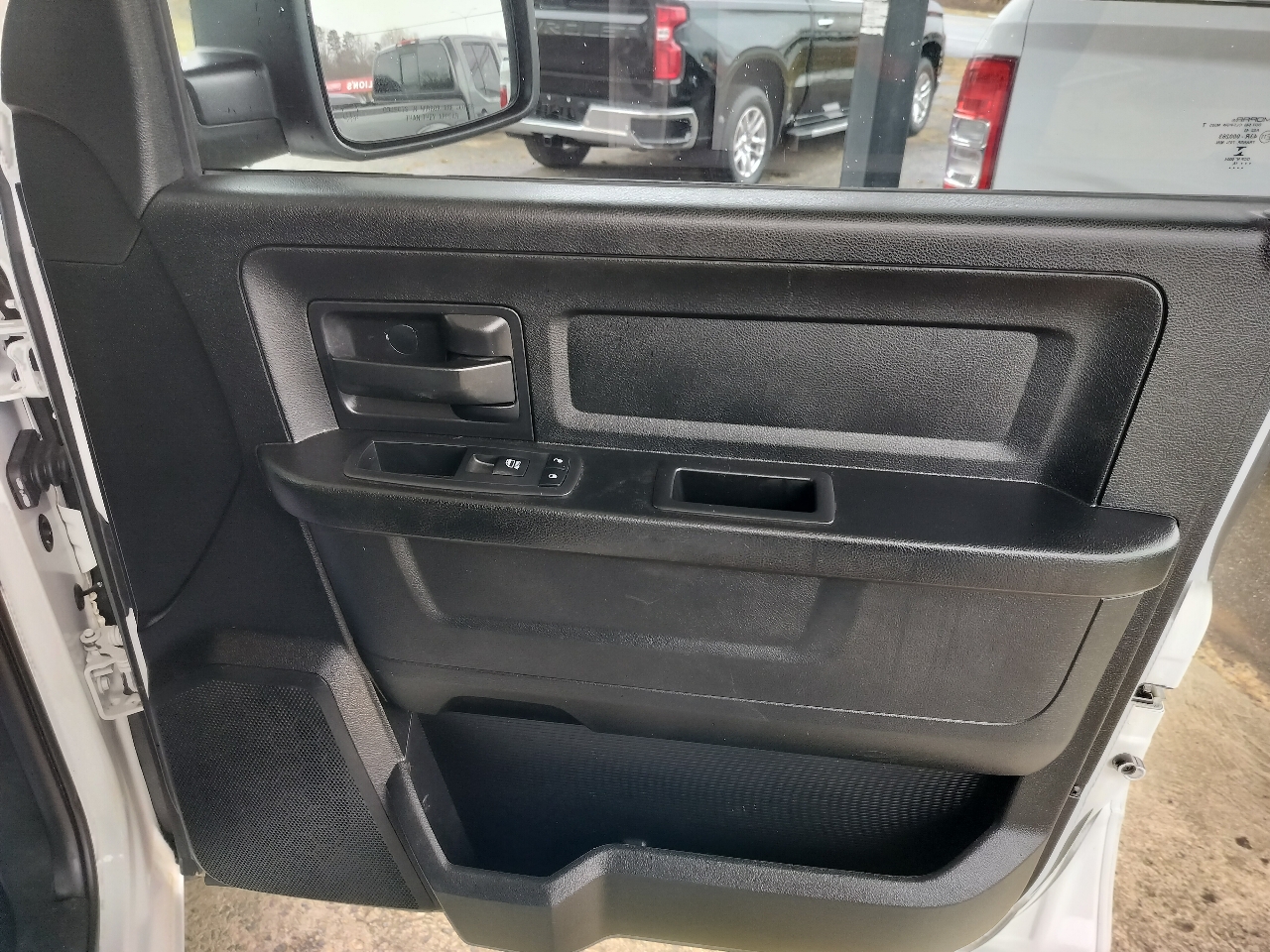 RAM 1500 Tradesman 4x4 Quad Cab 6'4" Box 2018