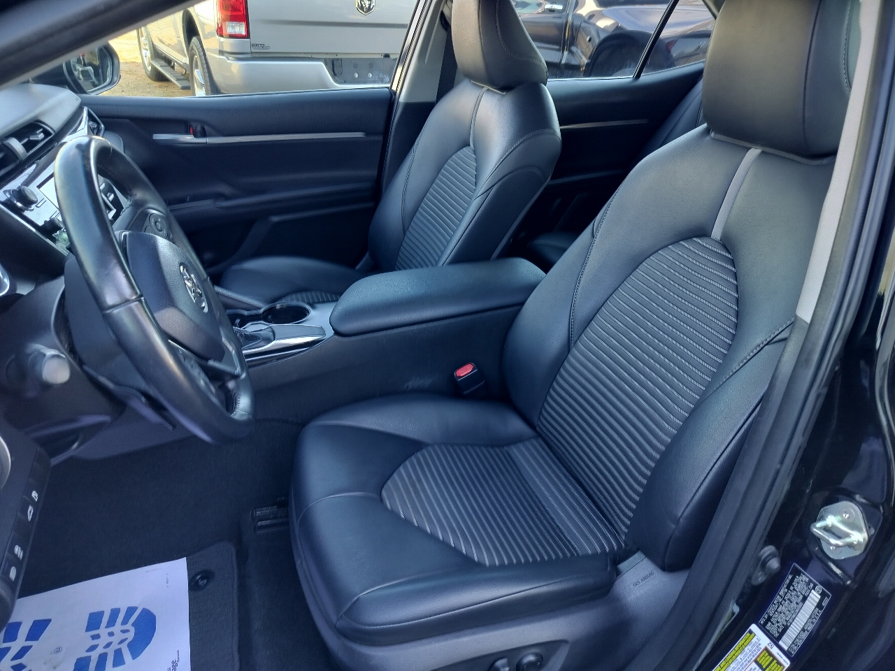 Toyota Camry SE Auto (Natl) 2018
