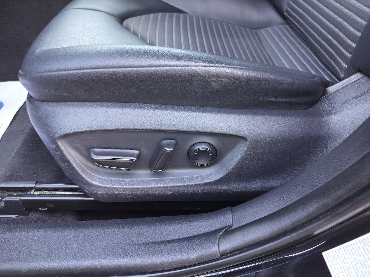 Toyota Camry SE Auto (Natl) 2018