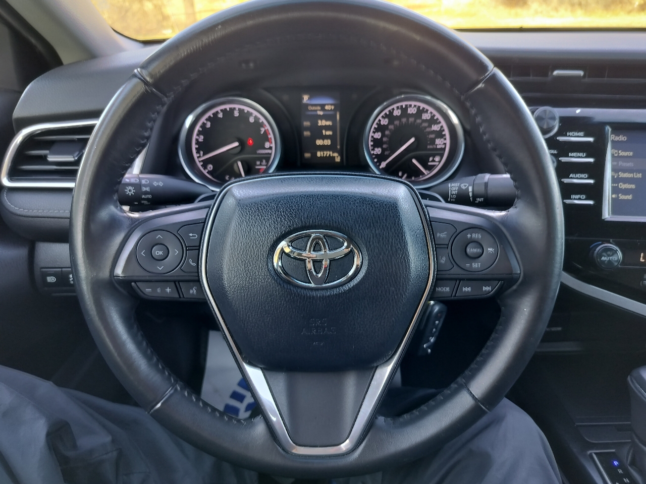 Toyota Camry SE Auto (Natl) 2018