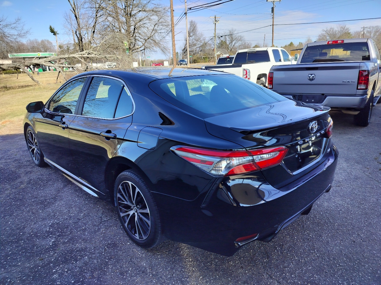 Toyota Camry SE Auto (Natl) 2018