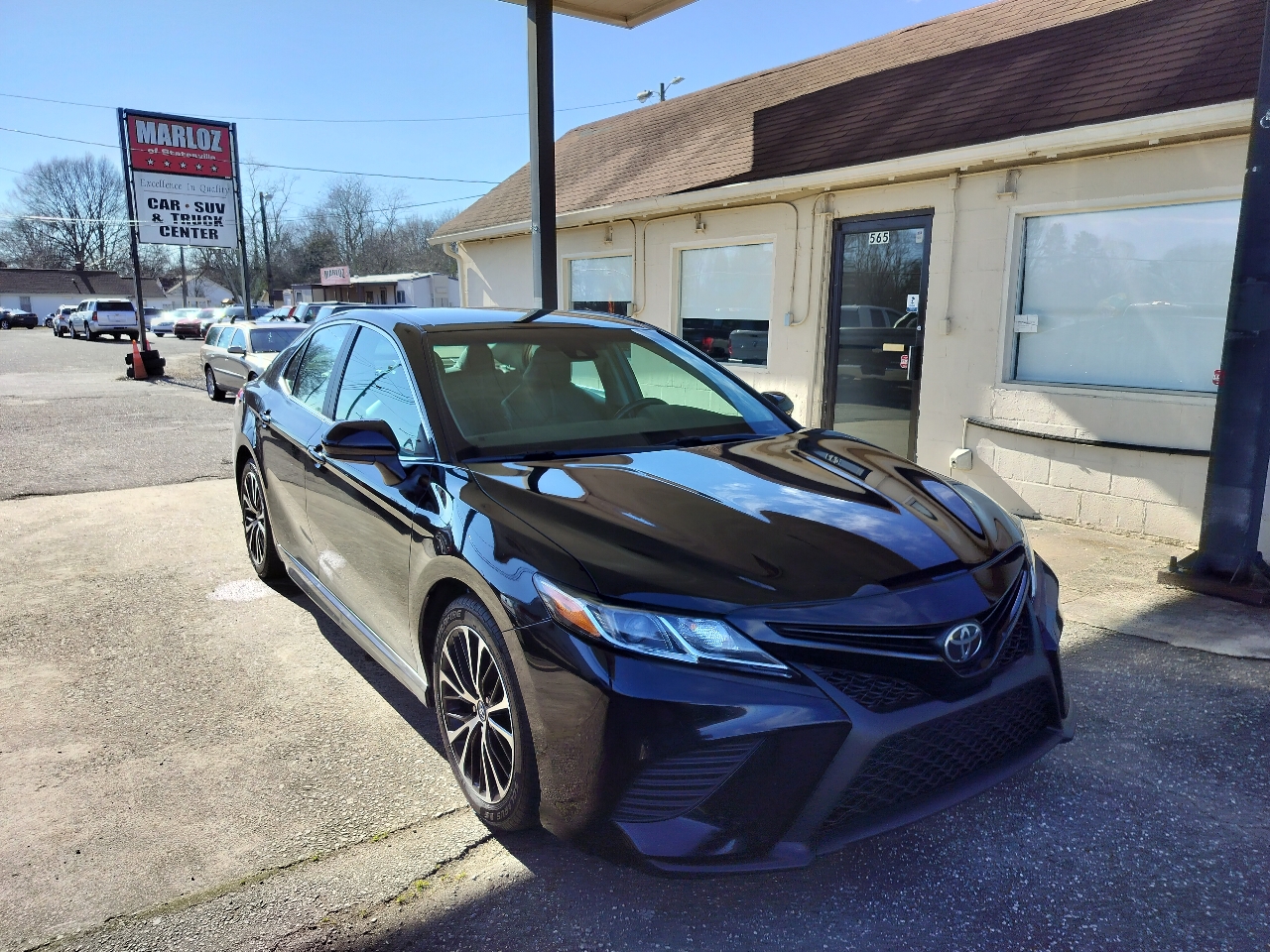 Toyota Camry SE Auto (Natl) 2018