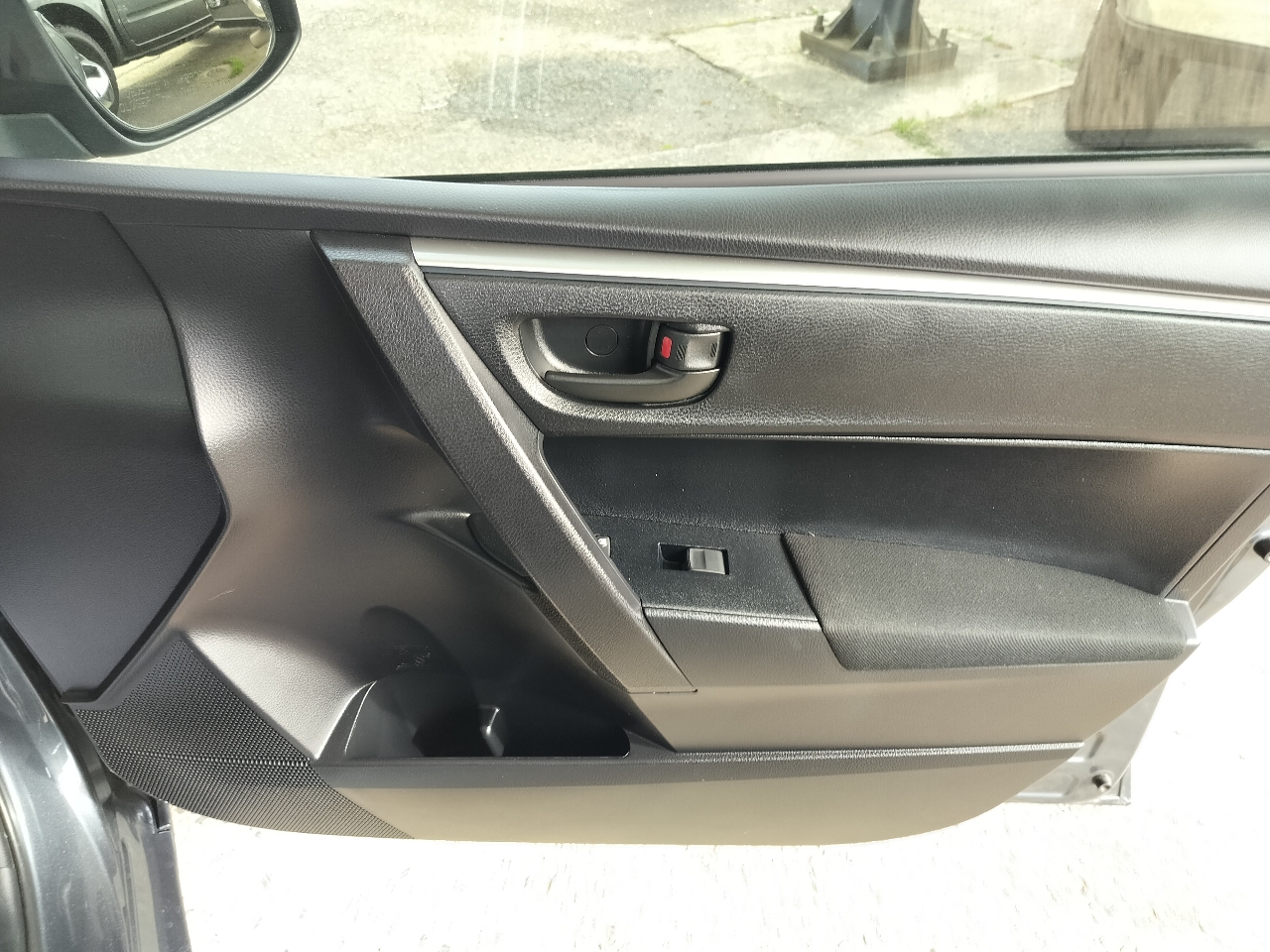 Toyota Corolla 4dr Sdn CVT LE Premium (Natl) 2015