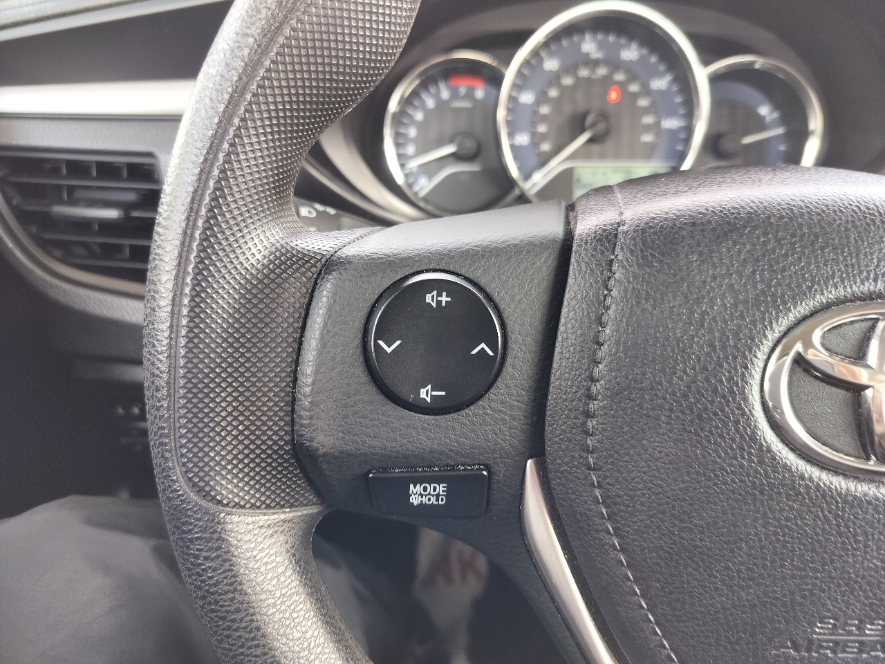 Toyota Corolla 4dr Sdn CVT LE Premium (Natl) 2015