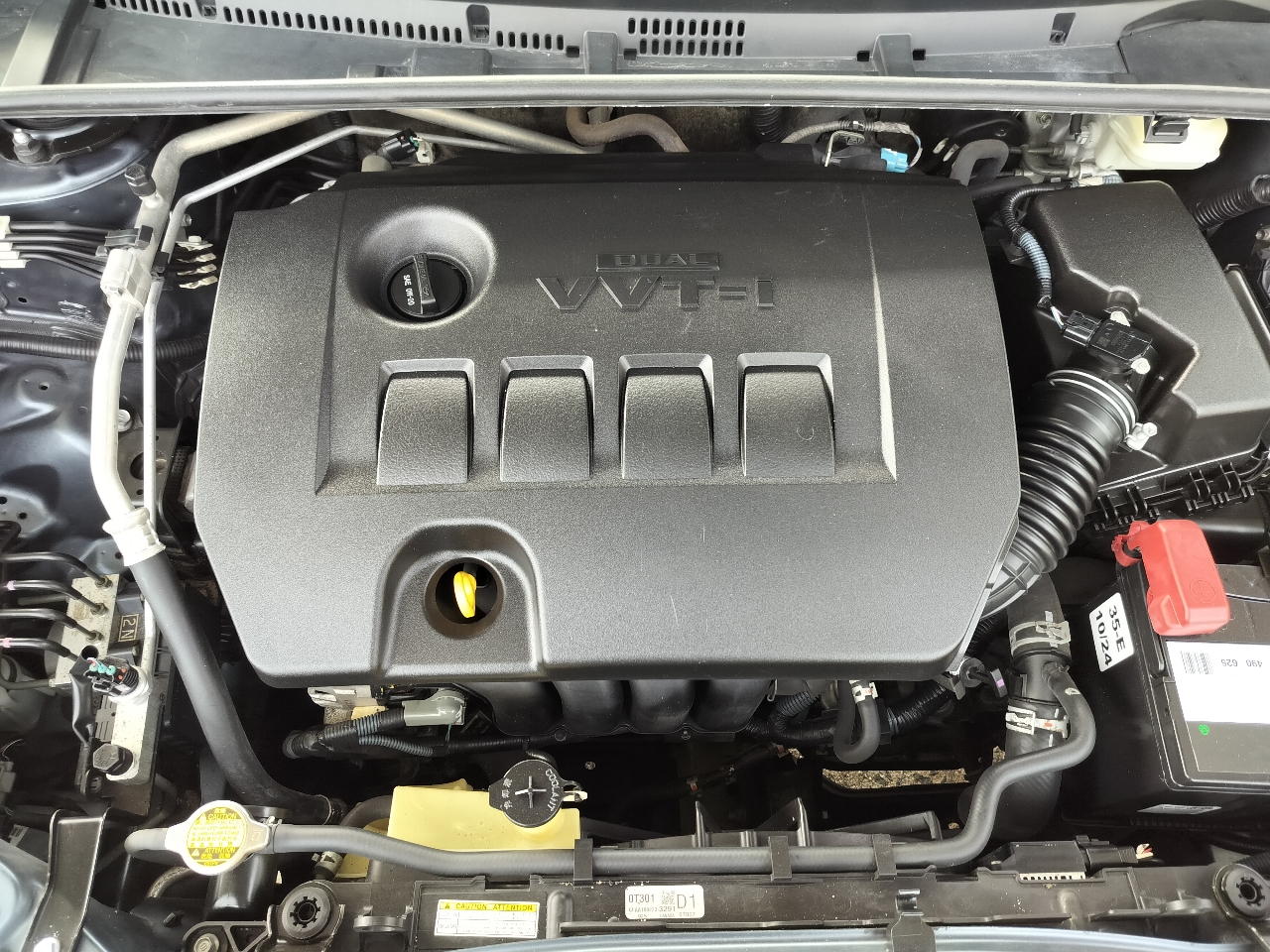 Toyota Corolla 4dr Sdn CVT LE Premium (Natl) 2015