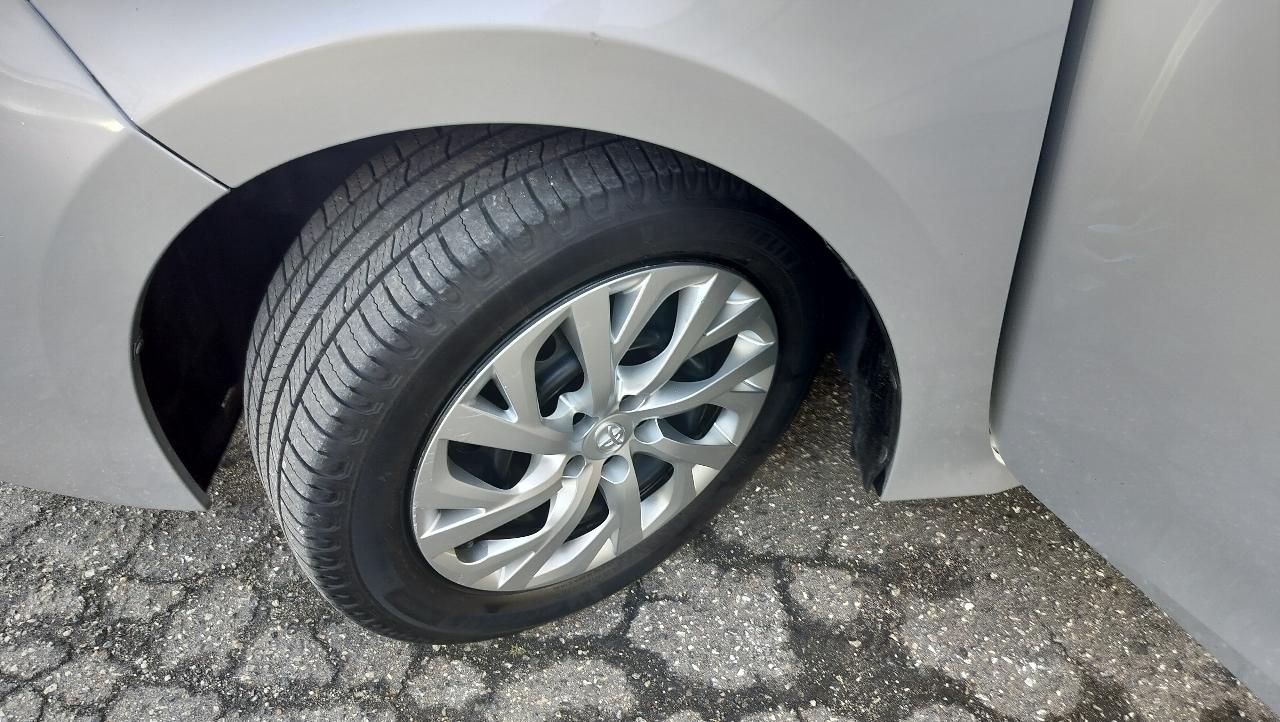 Toyota Corolla XLE CVT (Natl) 2018