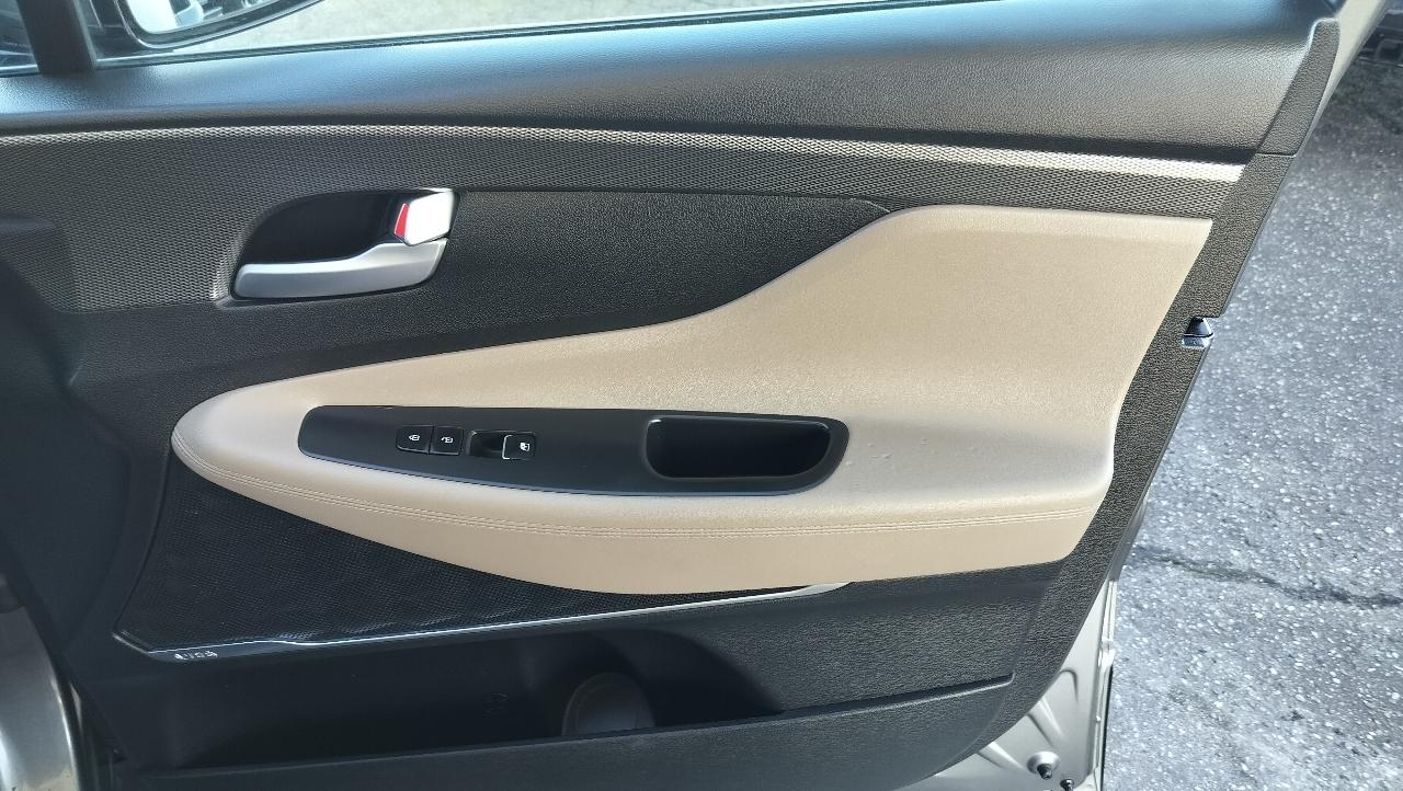 Hyundai Santa Fe SEL Plus 2.4L Auto FWD 2019