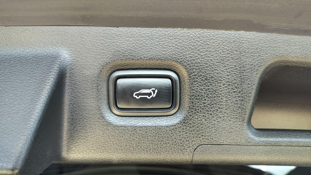 Hyundai Santa Fe SEL Plus 2.4L Auto FWD 2019