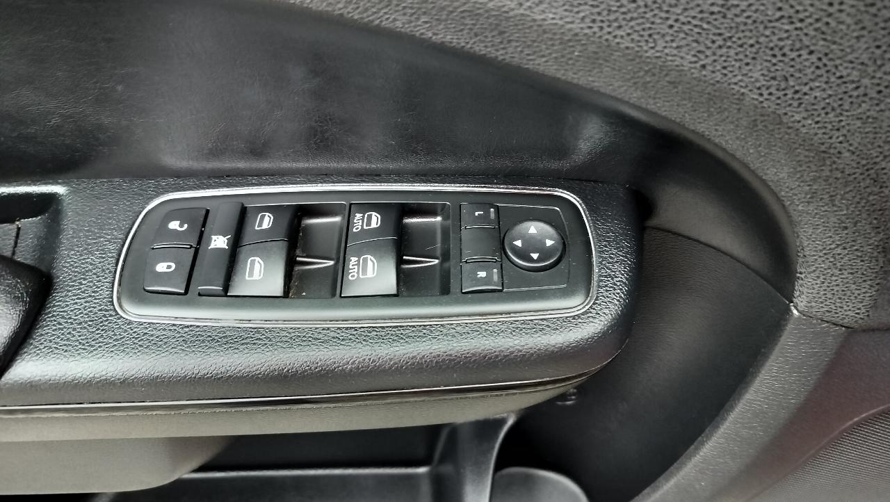 Chrysler 300 4dr Sdn 300S RWD 2013