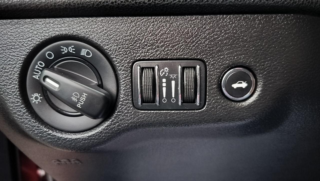 Chrysler 300 4dr Sdn 300S RWD 2013