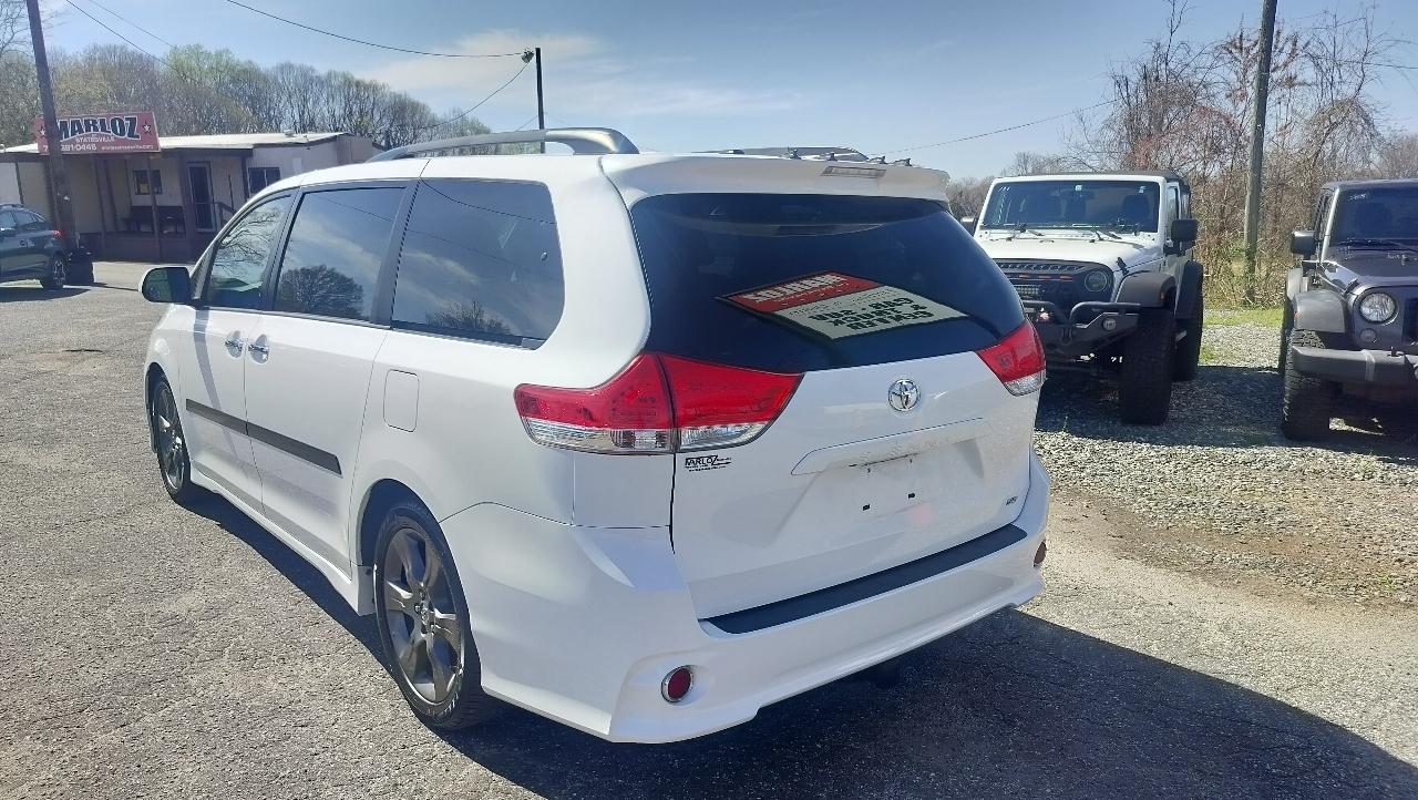 Toyota Sienna  2014