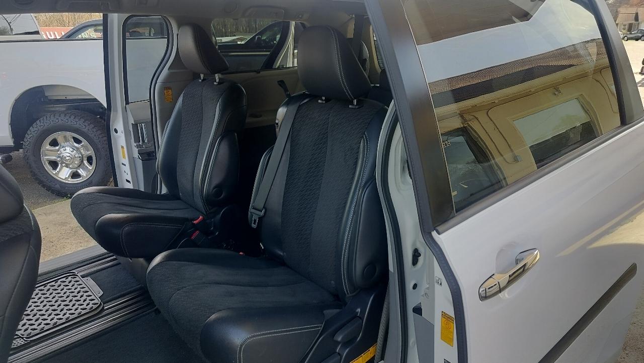 Toyota Sienna  2014