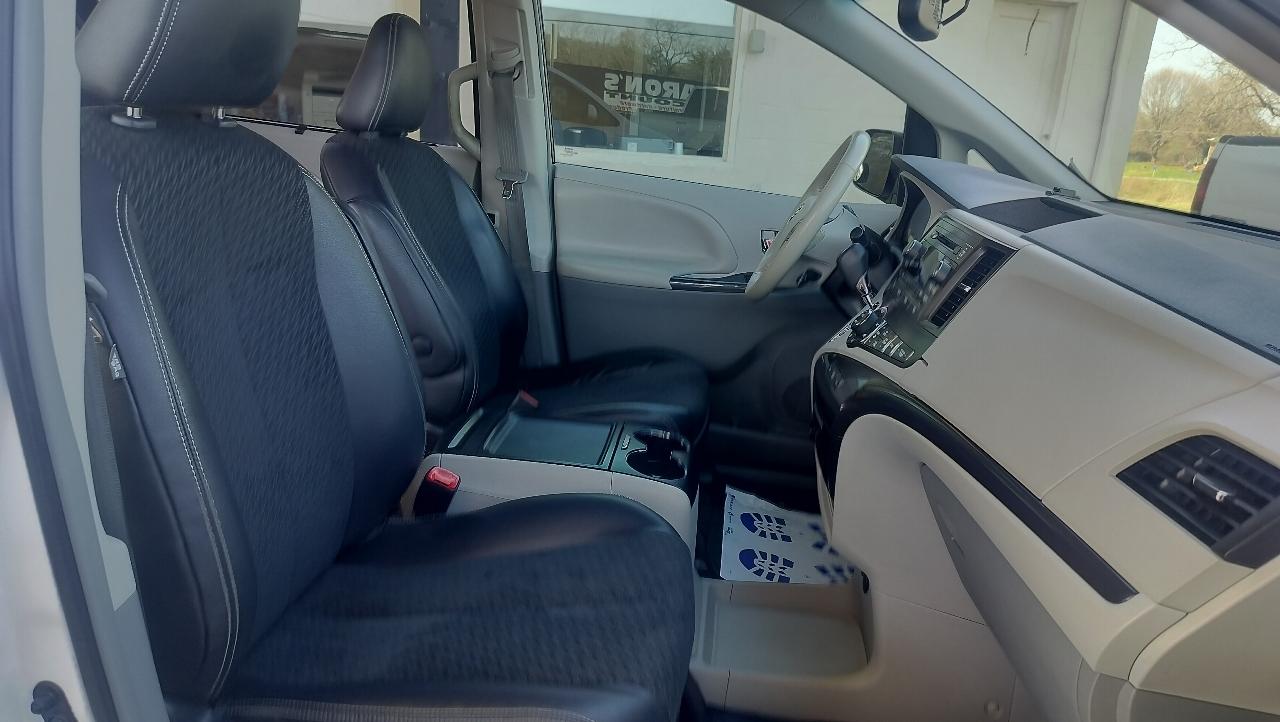 Toyota Sienna  2014