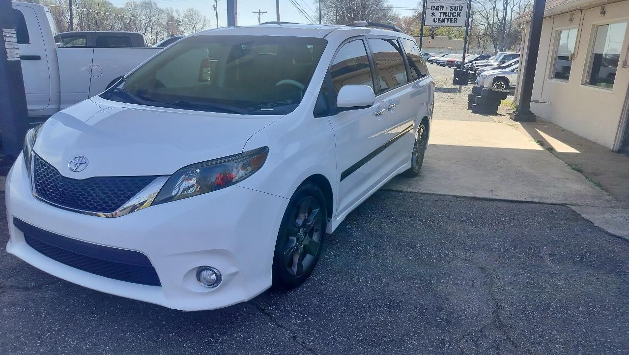 Toyota Sienna  2014