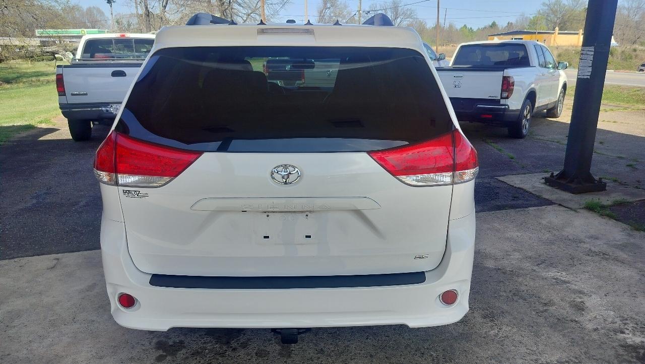 Toyota Sienna  2014