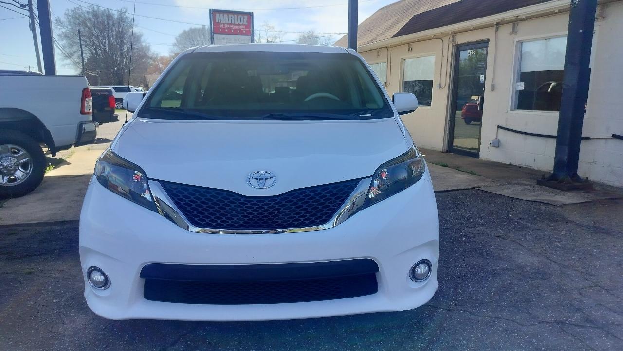 Toyota Sienna  2014