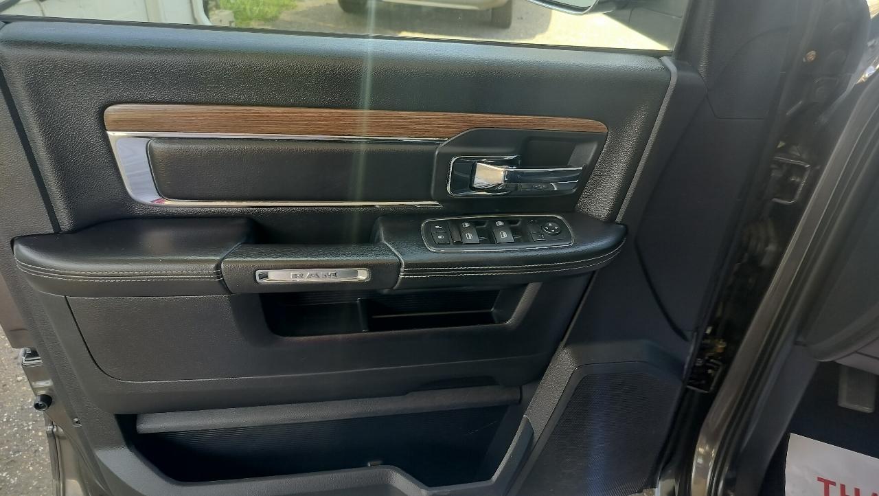 RAM 3500 4WD Crew Cab 169" Laramie 2016