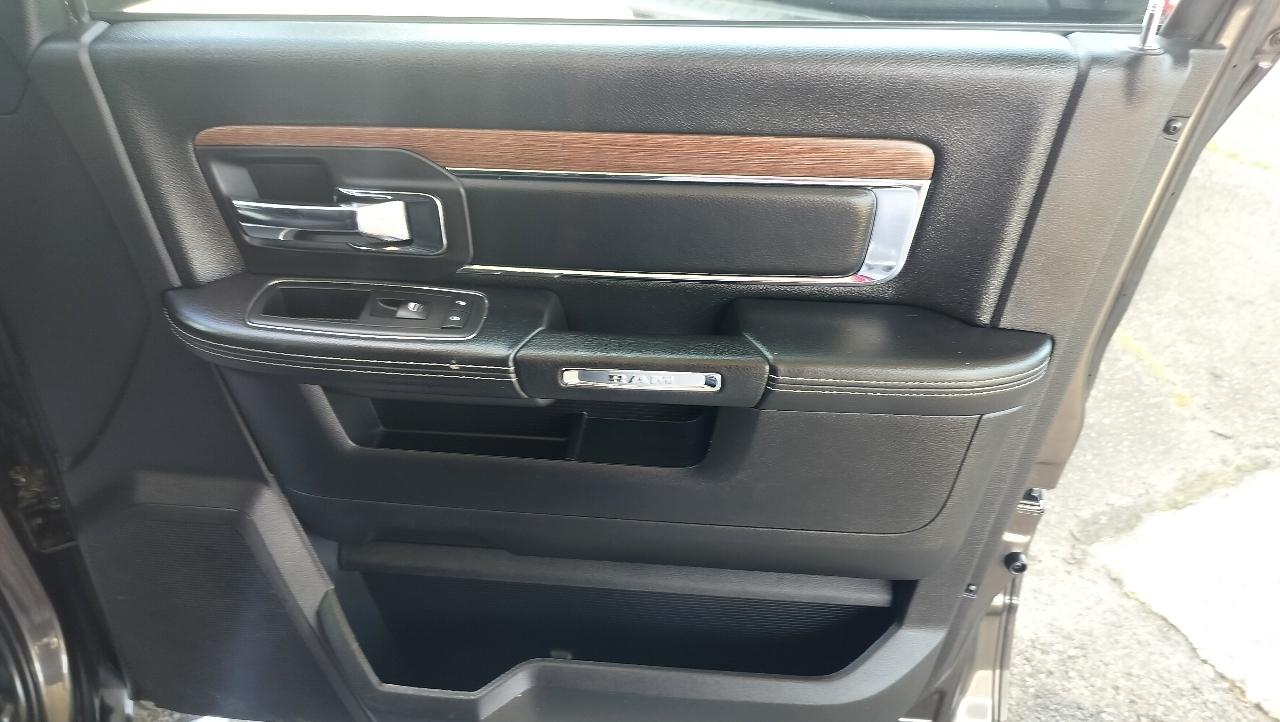 RAM 3500 4WD Crew Cab 169" Laramie 2016