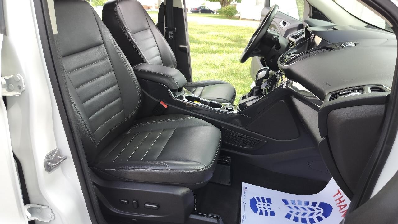 Ford Escape 4WD 4dr Titanium 2015