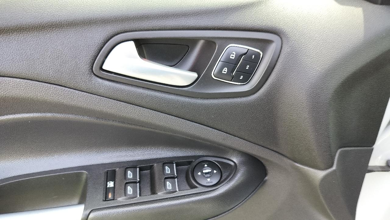 Ford Escape 4WD 4dr Titanium 2015