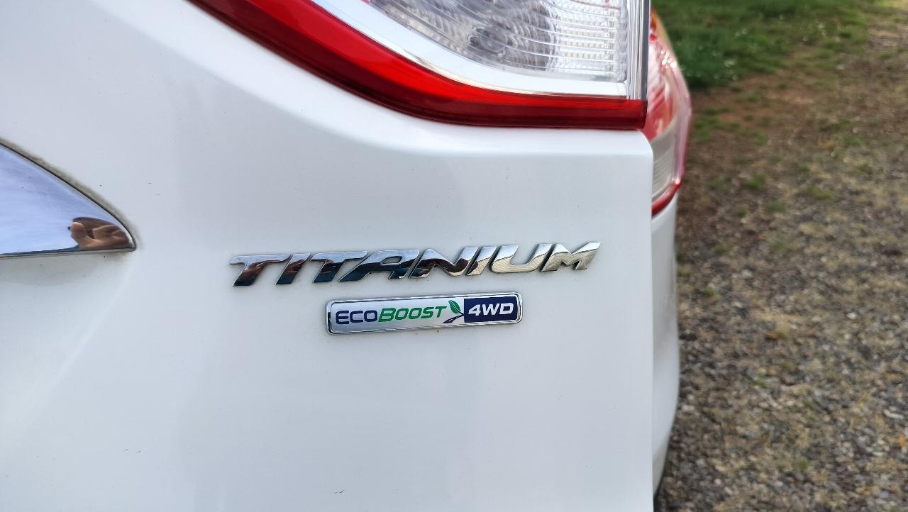 Ford Escape 4WD 4dr Titanium 2015