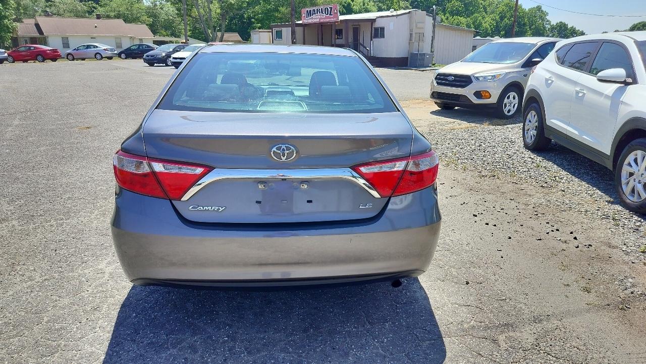 Toyota Camry LE Auto (Natl) 2017