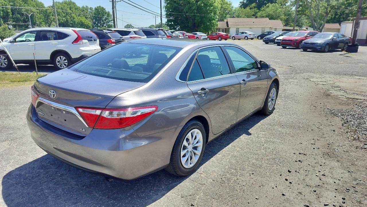 Toyota Camry LE Auto (Natl) 2017
