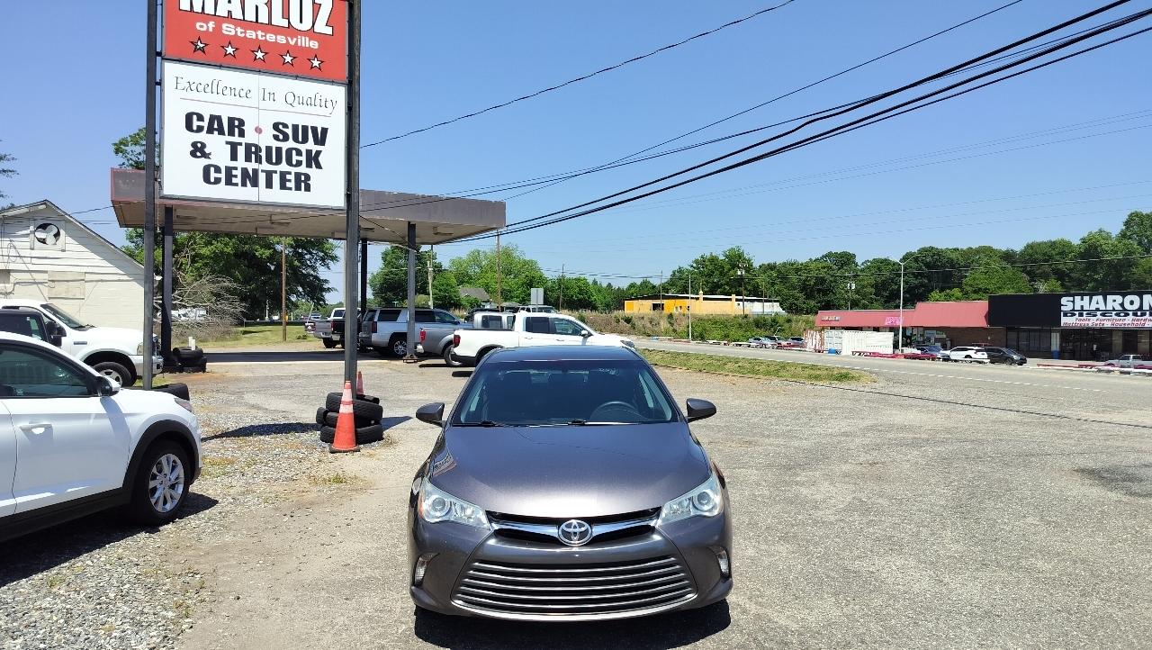 Toyota Camry LE Auto (Natl) 2017