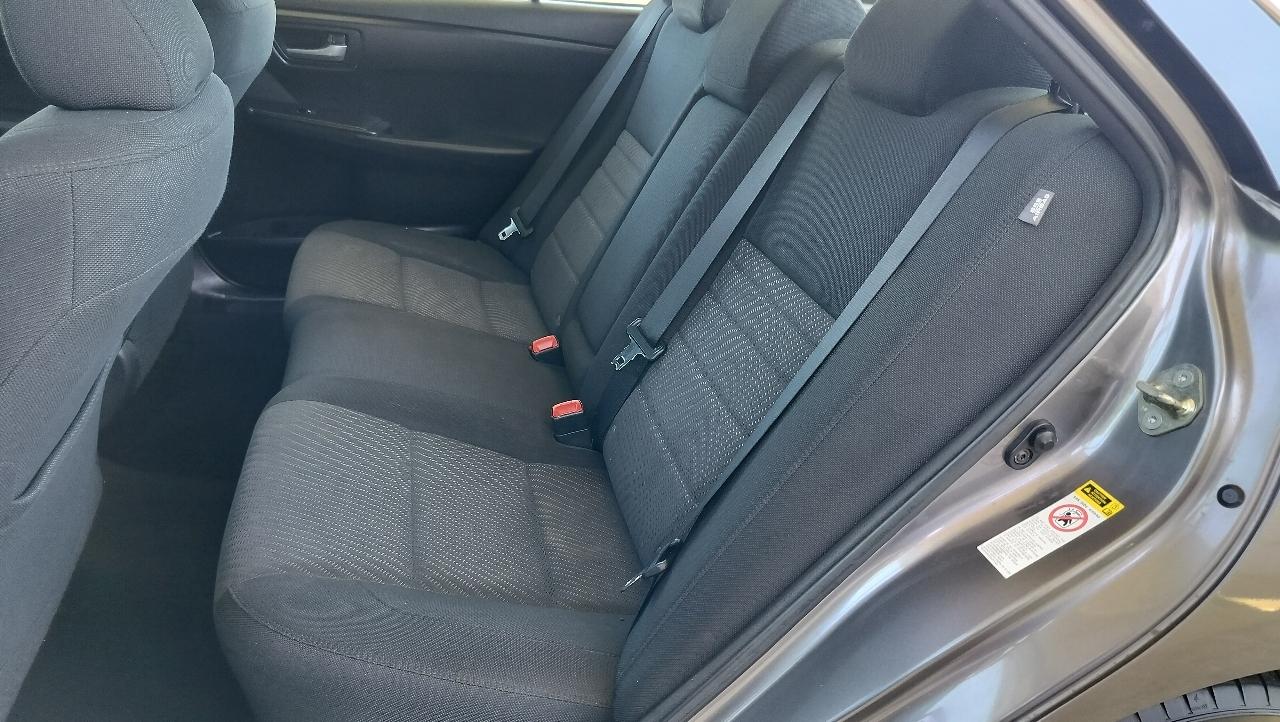 Toyota Camry LE Auto (Natl) 2017