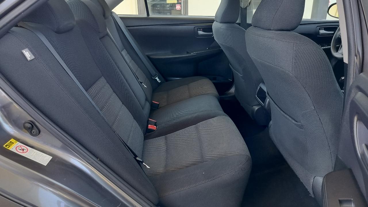 Toyota Camry LE Auto (Natl) 2017
