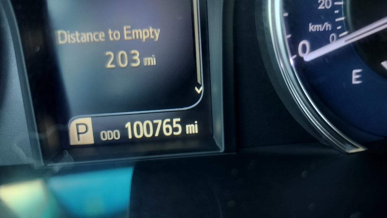 Toyota Camry LE Auto (Natl) 2017