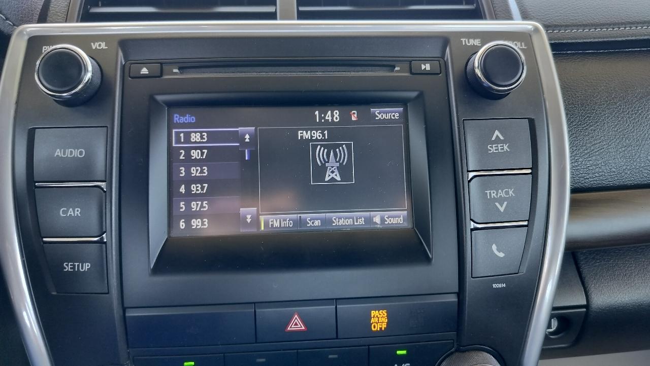 Toyota Camry LE Auto (Natl) 2017