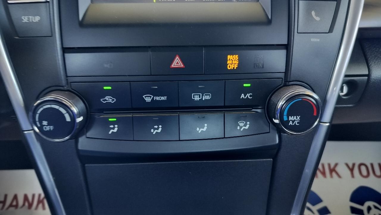 Toyota Camry LE Auto (Natl) 2017