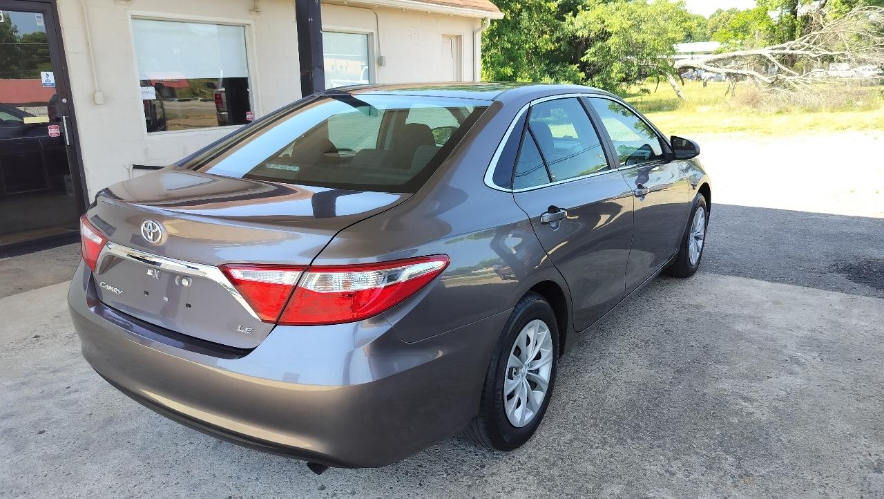 Toyota Camry LE Auto (Natl) 2017