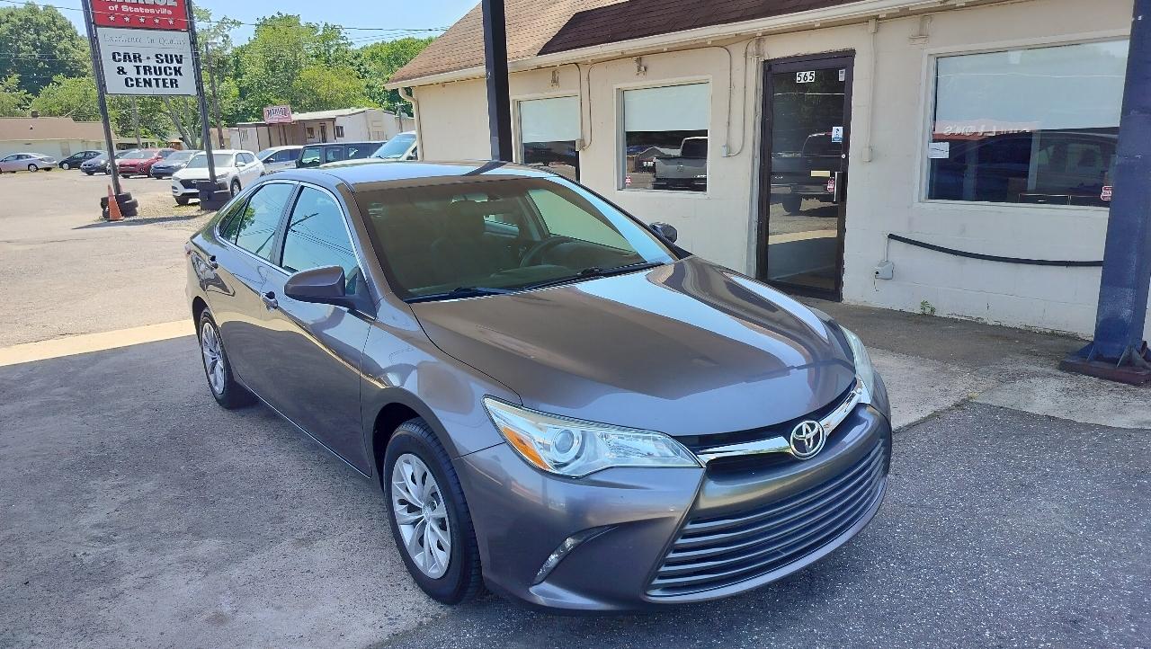 Toyota Camry LE Auto (Natl) 2017