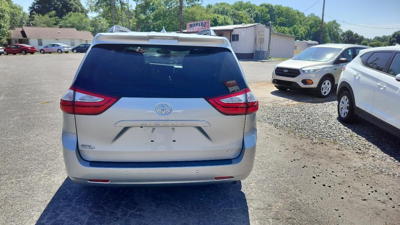 Toyota Sienna XLE Auto Access Seat FWD 7-Passenger (Natl) 2019