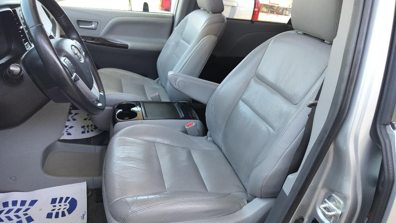 Toyota Sienna XLE Auto Access Seat FWD 7-Passenger (Natl) 2019