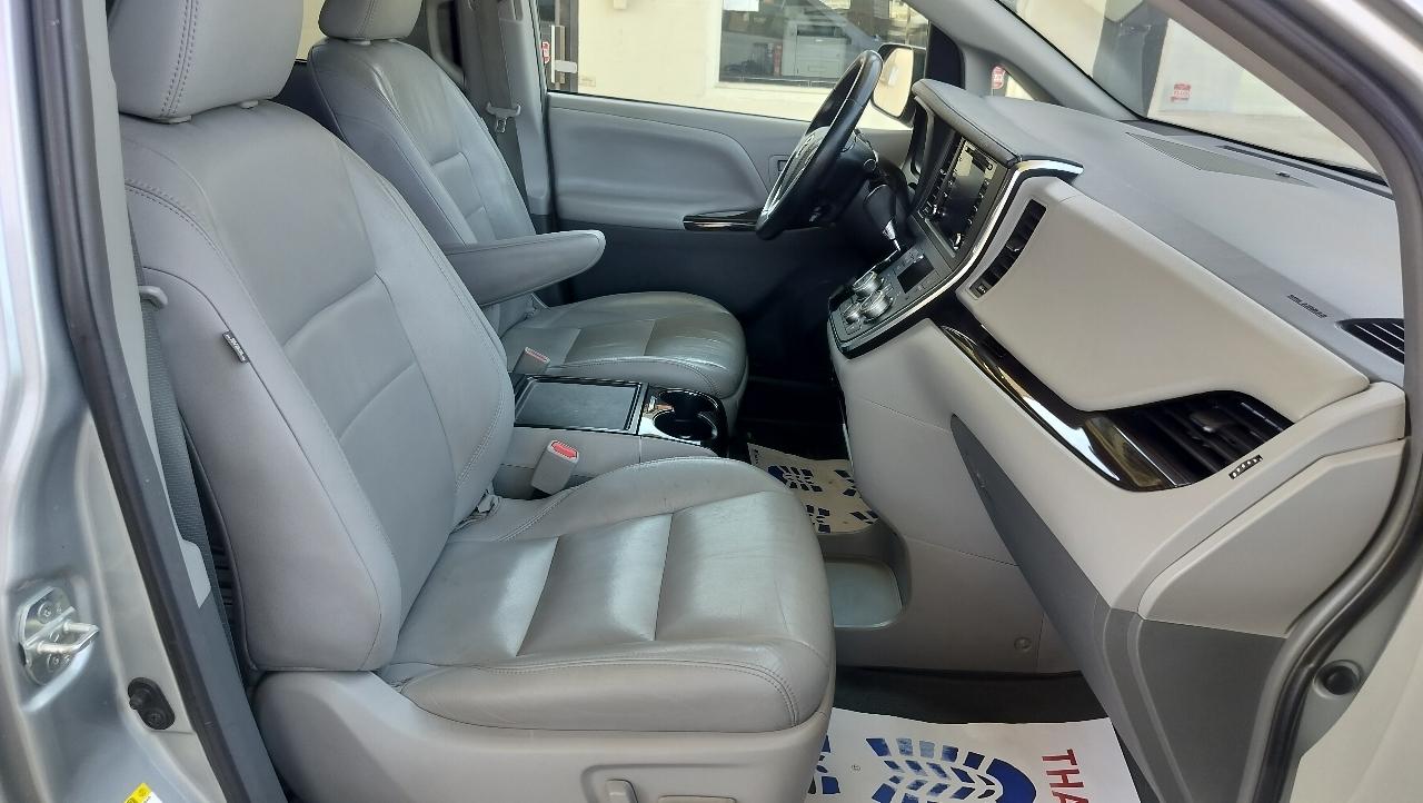 Toyota Sienna XLE Auto Access Seat FWD 7-Passenger (Natl) 2019
