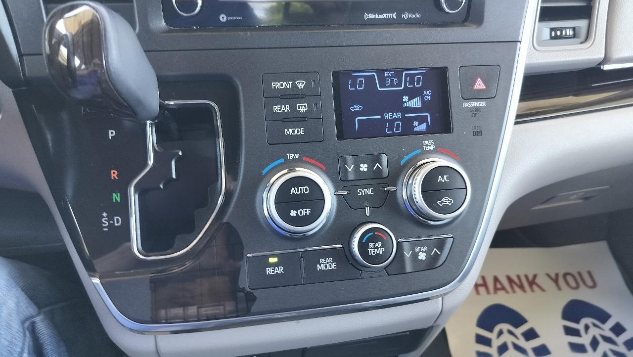 Toyota Sienna XLE Auto Access Seat FWD 7-Passenger (Natl) 2019