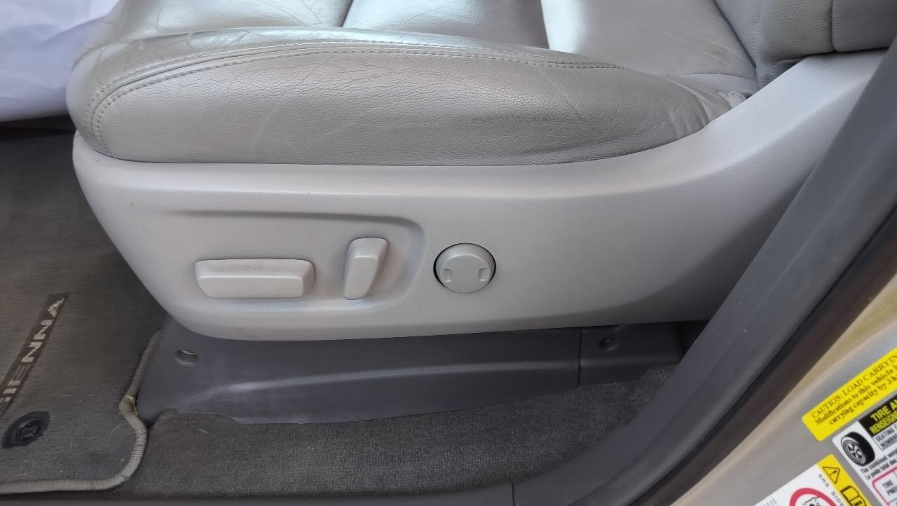 Toyota Sienna XLE Auto Access Seat FWD 7-Passenger (Natl) 2019
