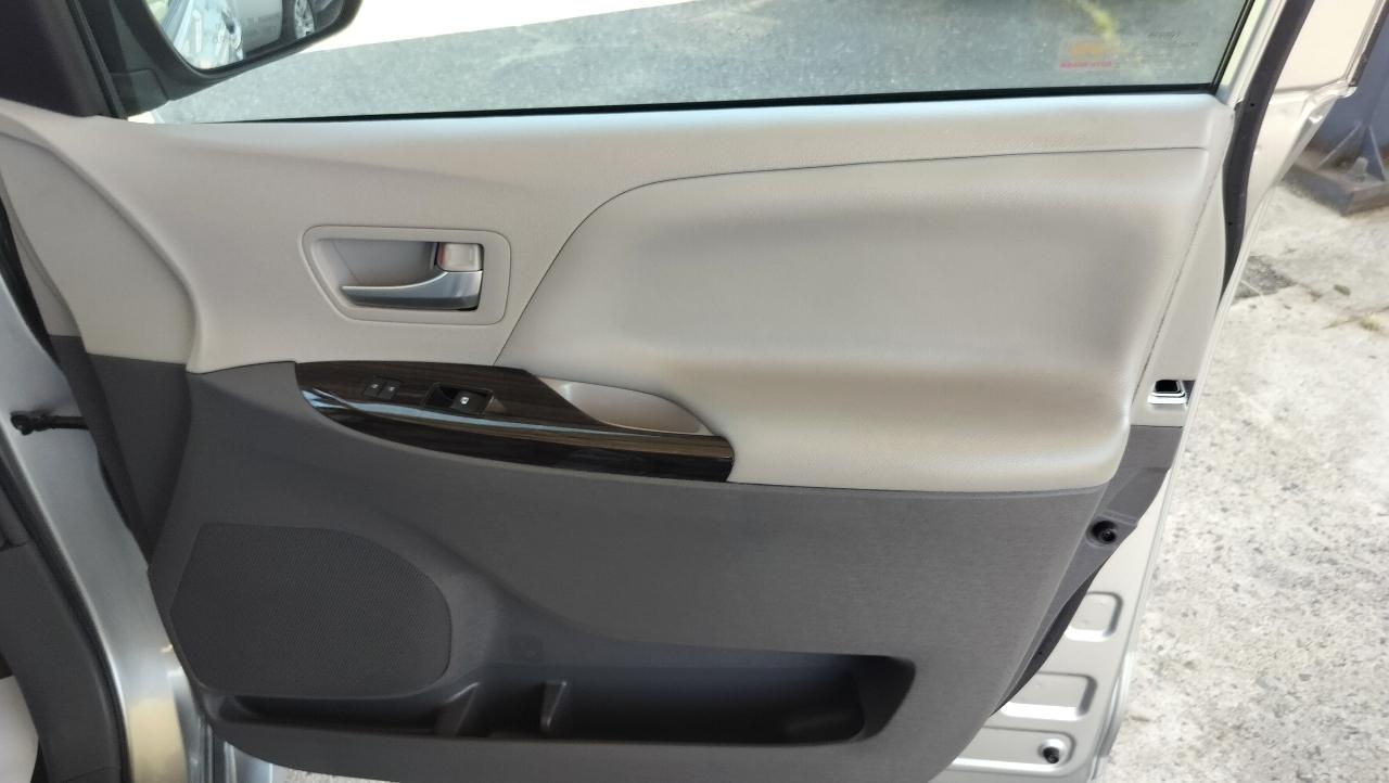 Toyota Sienna XLE Auto Access Seat FWD 7-Passenger (Natl) 2019