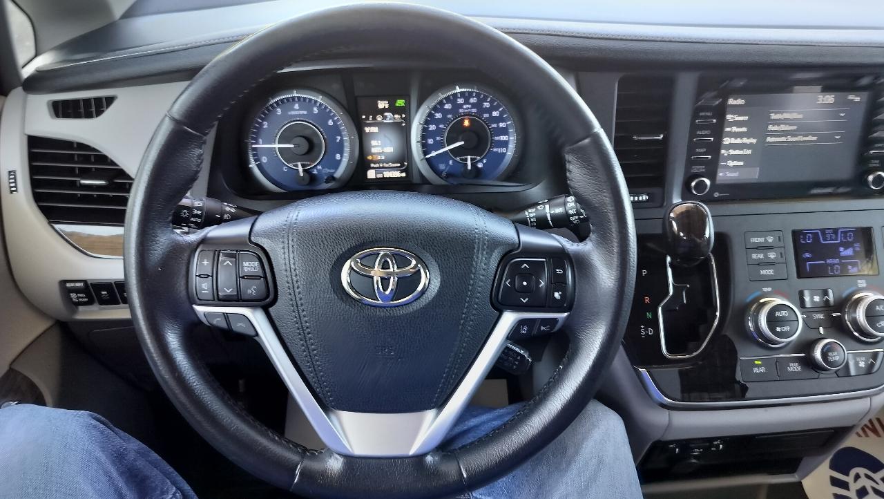 Toyota Sienna XLE Auto Access Seat FWD 7-Passenger (Natl) 2019