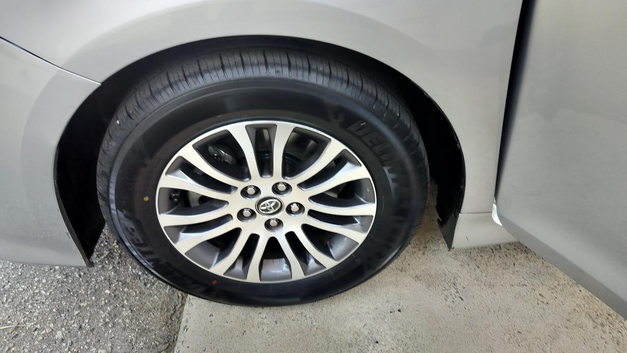 Toyota Sienna XLE Auto Access Seat FWD 7-Passenger (Natl) 2019