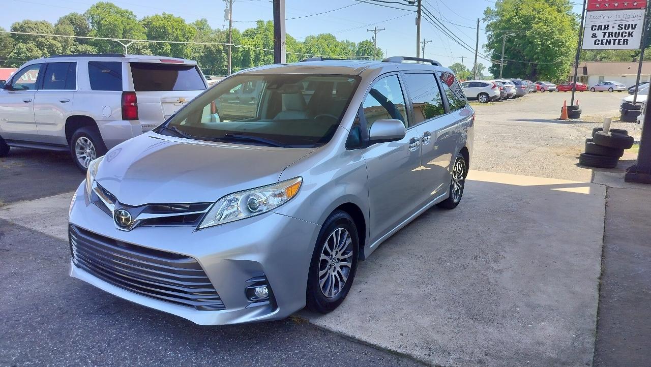 Toyota Sienna XLE Auto Access Seat FWD 7-Passenger (Natl) 2019